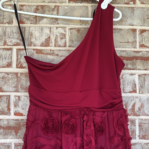 Enfocus Studio Wine one Shoulder Rosette Party Dress - Picture 4 of 10